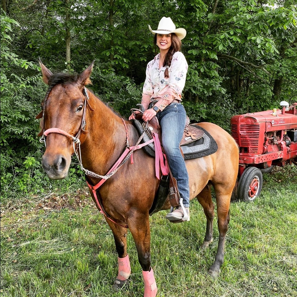 Meet your posher, Briana!